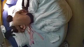 情趣台 年輕人的新式跨年 不看晚會到酒店玩SM調教 狗鏈皮鞭毛刷工具齊全 小美女被玩到受不了2