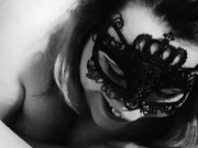 Me pruebo la máscara y se la chupo