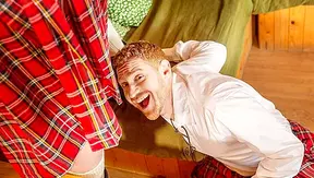 Jonas Leander Goes Wild Under the Kilt in Steamy UK Hookup – HotMenOfUK
