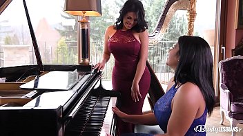 Busty Latina lesbians Kesha and Sheila Ortega fuck each other with a vibe