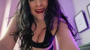 You Can't Sniff Irish Skylar GIANTESS Panties!