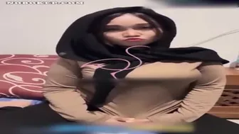 Bokep Indo Tante Hijab Toge Montok Diewe Ponakan - PoopHD.mp4... Speed: 3.83 Mbps ...