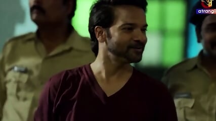 CHOR NE ANDHERE ME BHABHI KO PELA