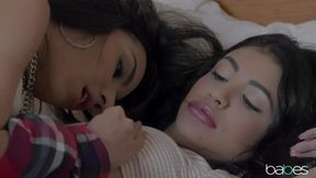 Horny lesbian energizing sex video