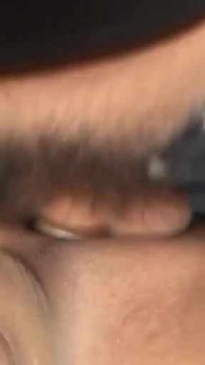 Shemale Carolina gets horny