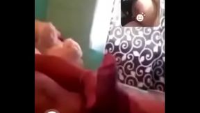 Le regale una video llamada a un seguidor