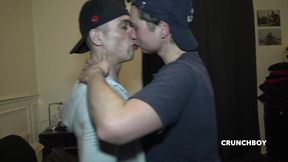 3487 sexy transboy ftm baise par la grosse bite de mon pote valentino