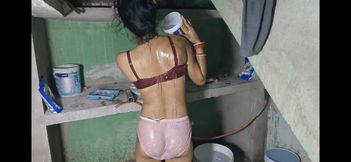 Bhabhi ki bathroom main full masti ke saath chudai kari xxx sex video