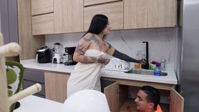 I GIVE THE ARCHITECT A HAND AND END UP WITH MY TITS FULL OF MILK