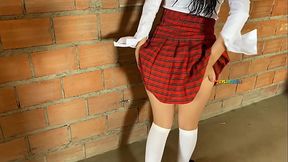 JOVEN 18 A&Ntilde_ITOS SALE DEL COLEGIO PARA VERSE CON SU CU&Ntilde_ADO ANDA DESPECHADA Y SE FOLLA AL PRIMERO QUE LA CONVENZA