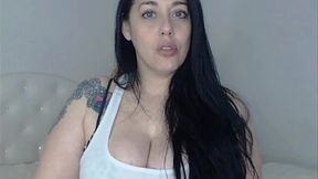 Huge tits brunette in t shirt on cam