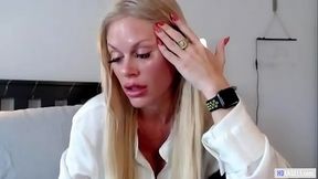 Webcam cuties Lilly & Casca rub their wet pussies