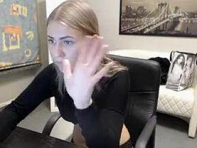 Scarlett Fever Using A Toy 01