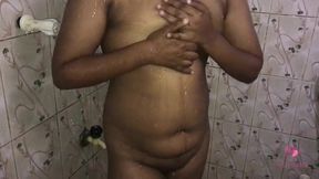 Indulge in Solo Serenity: A Captivating Bathroom Experience with Dishy Gunasekara