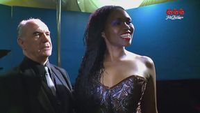 Sperma Vulkan Ebony Babe Sucks Multiple Cocks Wild