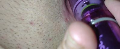 Close-up masturbation. Make sure you are alone, and/or have headphones or mute before viewing