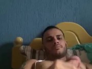 Punheta sozinho em casa