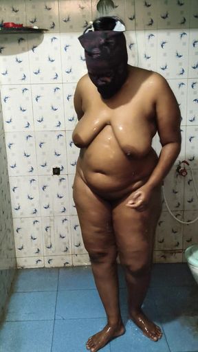 Sexy Aunty Hot Bathing