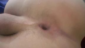 Passivo com desodorante no cuzinho liso rosado