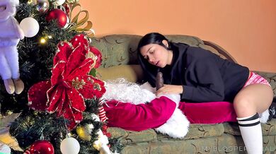 Santa’s huge blacked cock stretches her tight pussy raw on Christmas