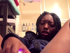 Webcam beauty and her toys have solo sex