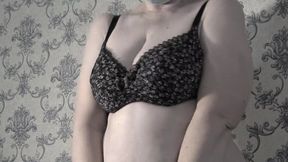 Trying on bras mature bbw milf with big saggy natural tits.