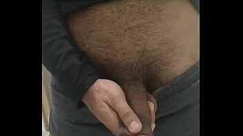 Dando um mij&atilde_o