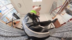 4K NIKE shoes and socks trample on you