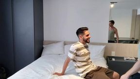 fudendo o vizinho depois que a esposa saiu pra trabalhar.