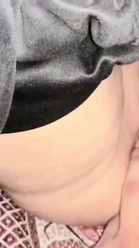 Delhi White Girl Takes Policeman's Entire Cock in Her Big Ass