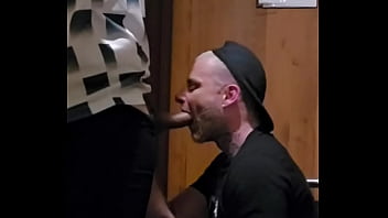 H&eacute_tero dotado meteu fundo no banheiro do cinema!