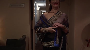 Indian Actress dare to walk naked in hotel with see through saree and guest see her