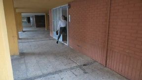 High-waisted jeans tucked into a shirt ORDER a