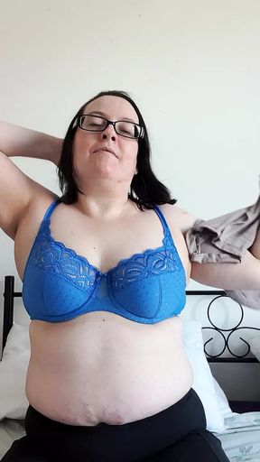 Wife strips showng her tits