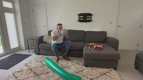 JL blows up some big balloons!