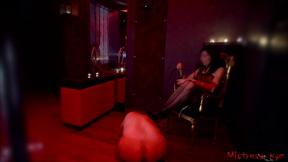 ”Kinky femdom puts a new collar on her slave”