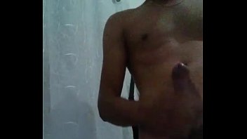 Pauzudo batendo uma