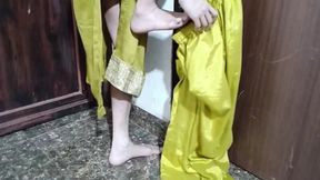 Bhabhi ko akela dekh kar dever ne chod diya
