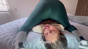Mi profesora del GYM me hace un facesitting extremo que me pone muy caliente