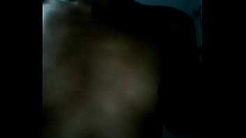 Masturb&aacute_ndose en el ba&ntilde_o