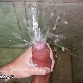 No hands water masturbation. Letting the stream of water fall on my big uncut latino cock until it makes me cum hands fr