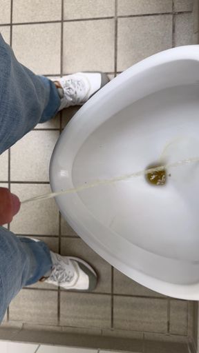 Pissior at work