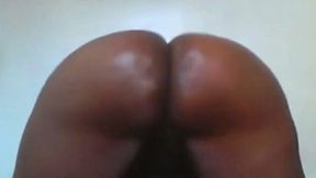 Hot ass ebony webcam model is fucking her pussy with her dildo live