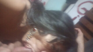 Une bombe se fait défoncer le cul par un étalon bisexuel