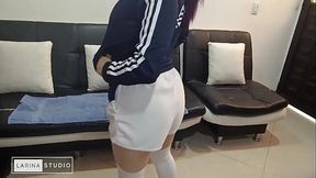 Con Medias Largas y Pantaloneta Corta Para que Veas mi Gran Culo