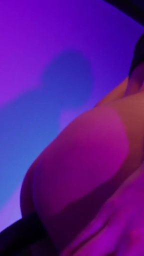 Vi Masturbating