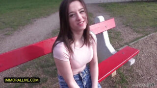 Drietal, gapend &#8211; POV-film van schattige geile Gabriella Lati geneukt in de kont door Porno Dan