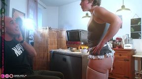 demonter le cul sur le carrelage d une scene porno dirty porn cleaner