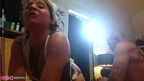 demonter le cul sur le carrelage d une scene porno dirty porn cleaner