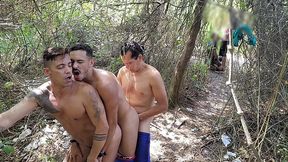 homens comendo homens no mato bareback
